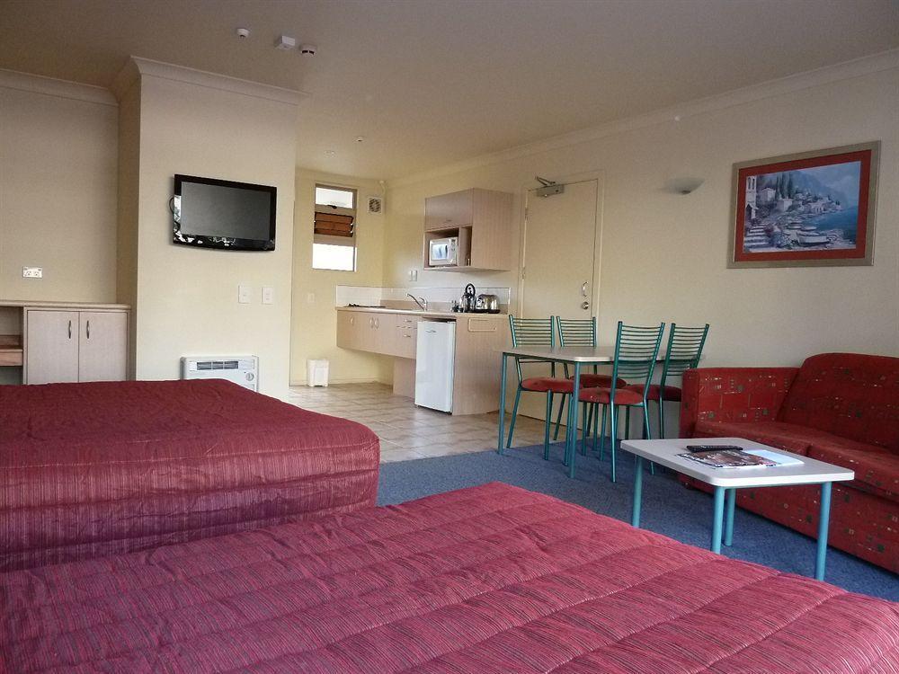 Raglan Sunset Motel And Conference Venue Exterior photo